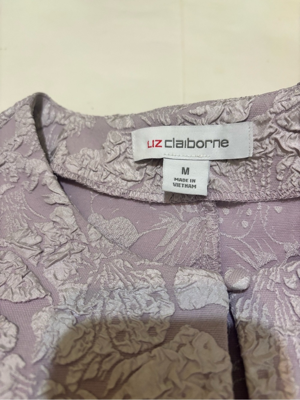 Liz Claiborne Light Lilac Floral Textured Top - Picture 6 of 13
